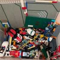 LEGO collezione 2000 pezzi + minifigure