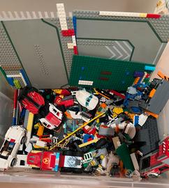 LEGO collezione 2000 pezzi + minifigure