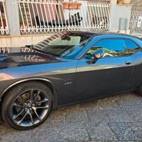 DODGE CHALLENGER 5.7Lt HEMI