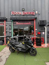 Yamaha TMAX 560
