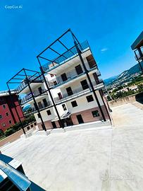3 vani con box - vista mare