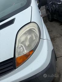 Faro anteriore sx RENAULT TRAFIC anno 2007 cil. 19