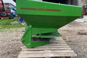 Attrezzatura agricola varia