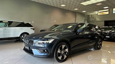 Volvo V60 B4 (d) Geartronic Momentum CROSS COUNTRY