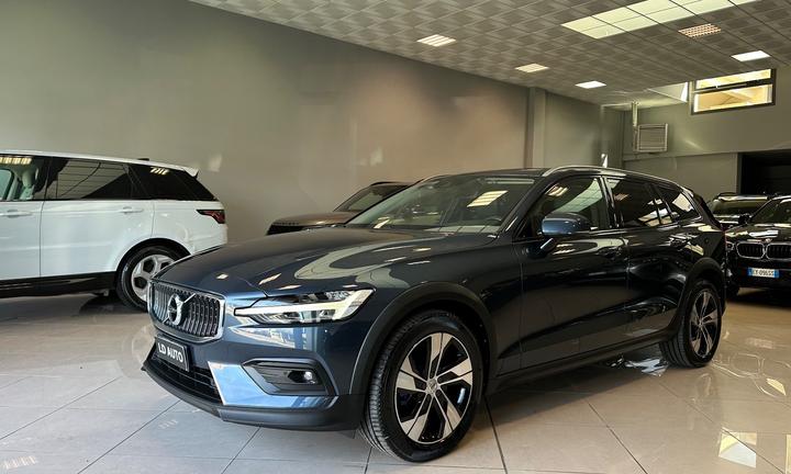 Volvo V60 B4 (d) Geartronic Momentum CROSS COUNTRY