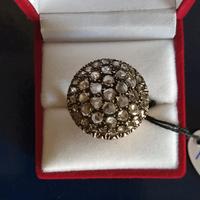 Anello in stile antico modello toppa diamanti