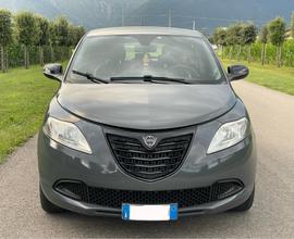 Lancia Ypsilon 1.2 69 CV 5 porte S Momodesign