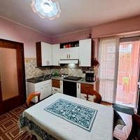 Ampio appartamento al piano terra con balcone, can