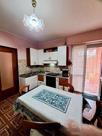 Ampio appartamento al piano terra con balcone, can