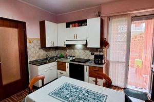 Ampio appartamento al piano terra con balcone, can