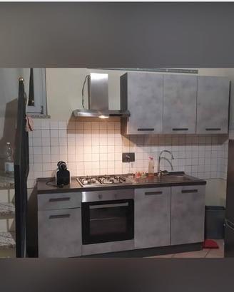  mobili cucina e soggiorno usati ma tenuti bene 