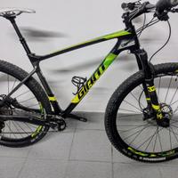 MTB Giant XTC Advanced 29 in carbonio 