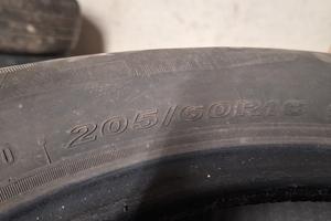 gomme antineve  205/60 r16