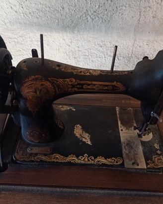 macchina da cucire antica