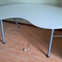 scrivania con vetro temperato