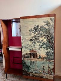 Mobile ingressino antico