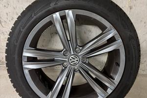 4 cerchi con gomme invernali tiguan R19