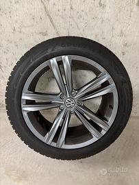 4 cerchi con gomme invernali tiguan R19