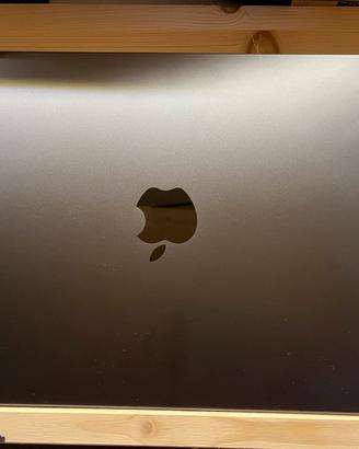 MacBook pro 14” M3 con apple m3 pro
