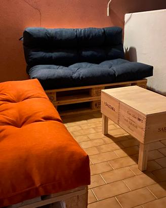 2 divani in pallet con cuscini (giardino/terrazzo)