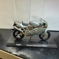 Modellino MAISTO DUCATI SUPERSPORT 900