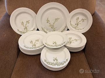 Bel servizio di piatti 19 pezzi in ceramica