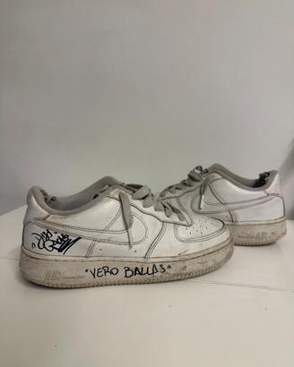 Air Force 1 autografate da Diss Gacha tg 39