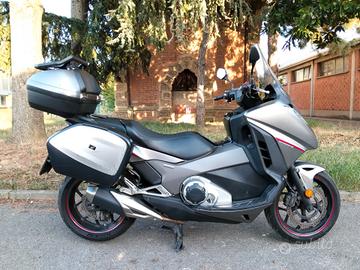 Honda Integra 750 S DCT - Tagliandata - Gommata