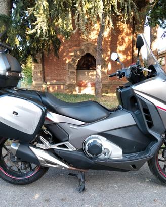Honda Integra 750 S DCT - Tagliandata - Gommata