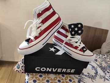 Scarpe Converse nr. 30 nuove ancora nella scatola