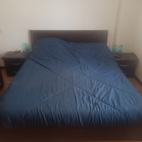 Camera da letto completa e divano