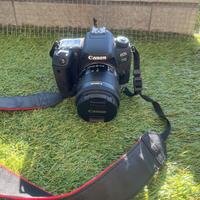 Canon EOS 77D con 2 obiettivi + accessori