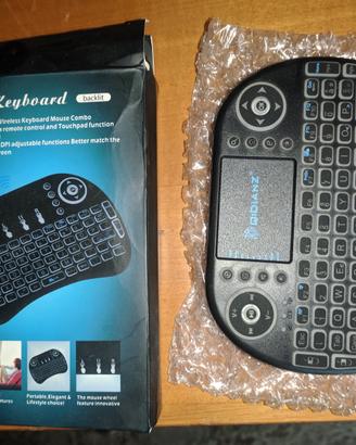 Mini tastiera retroilluminata con mouse touchpad
