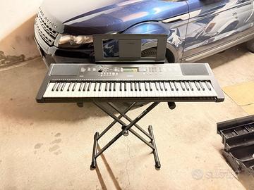 pianola Yamaha PSR EW 310