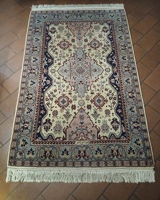 Tappeto orientale firmato 