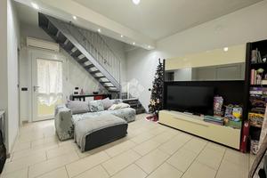 CASA SEMINDIPENDENTE A PAVIA