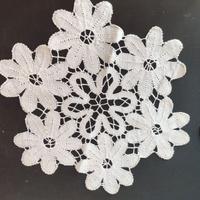 coppia di centrini a fiore in pizzo di Cantù