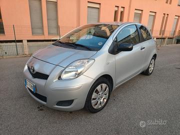 Toyota Yaris 1.0 benzina euro 4 neopatentati