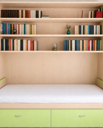 Letto con libreria e cassettiera come nuovi