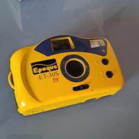 macchina fotografica subacquea con rullino 