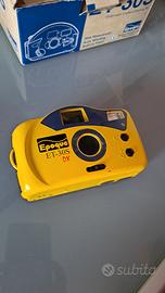 macchina fotografica subacquea con rullino 