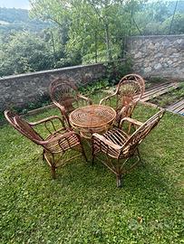 Salottino vintage in rattan/vimini