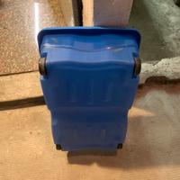 Contenitore in plastica con ruote