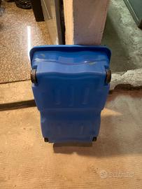 Contenitore in plastica con ruote