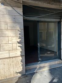 Locale Commerciale sul Lungomare di Riposto (CT)