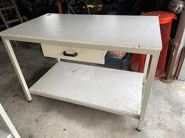 Tavolo da lavoro ferro e legno, 140x90 (h.92)