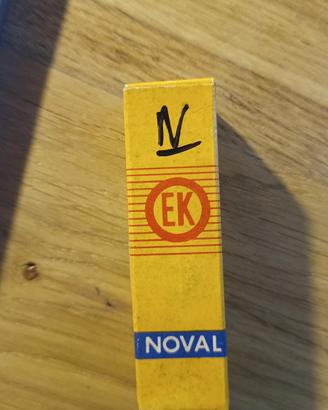 valvola vintage Noval PC95