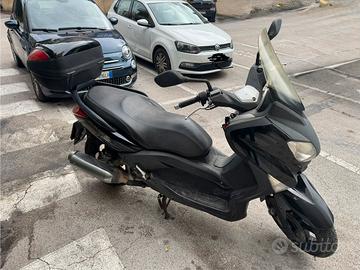 Yamaha XMAX 250