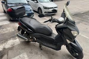 Yamaha XMAX 250