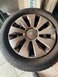 4 Pneumatici Blizzak LM500